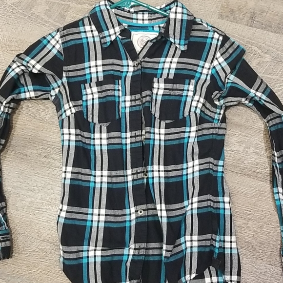 Size xs flannels - Picture 4 of 4